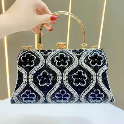 GLAMOROUS CLUTCH BAG